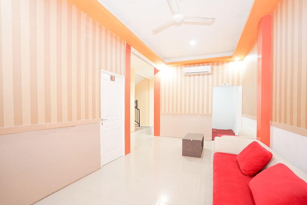 Hotel O Juanda Near Terminal International Juanda Brebek Esterno foto