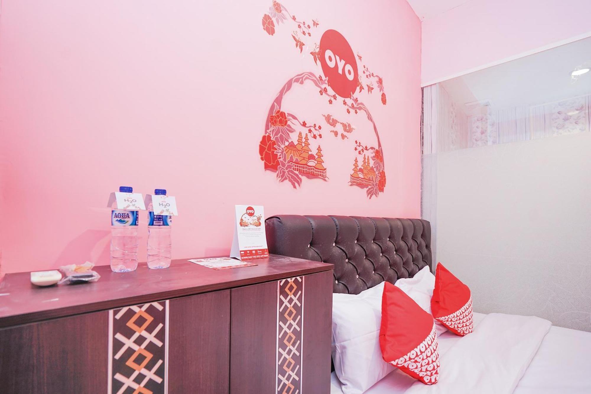 Hotel O Juanda Near Terminal International Juanda Brebek Esterno foto